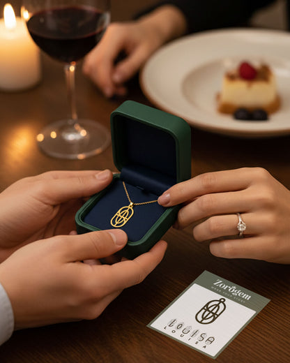 Mom Monogram Neklace